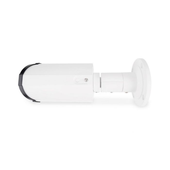 Góc nhìn trên xuống của DS-2CD2622FWD-IZS – thân trụ ngoài trời, che chắn mưa nắng, phù hợp lối vào và bãi xe