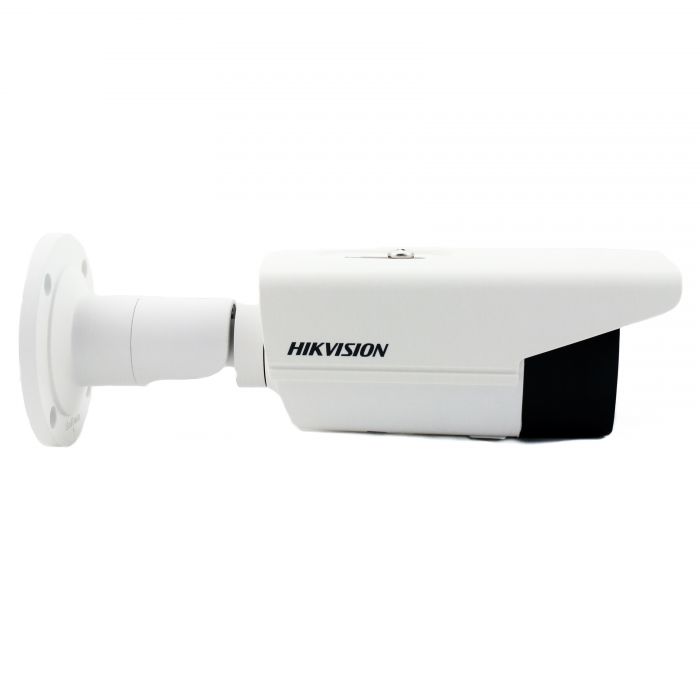 Hikvision DS-2CD2T23G0-I8 2MP Bullet, ngoại hình chắc chắn, phù hợp kho bãi và bãi xe